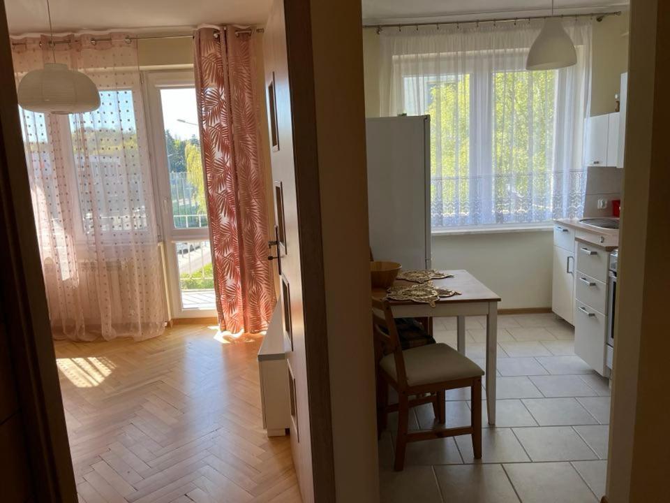 Wakcyjny Przy Ulicy Paryzntow Apartment
