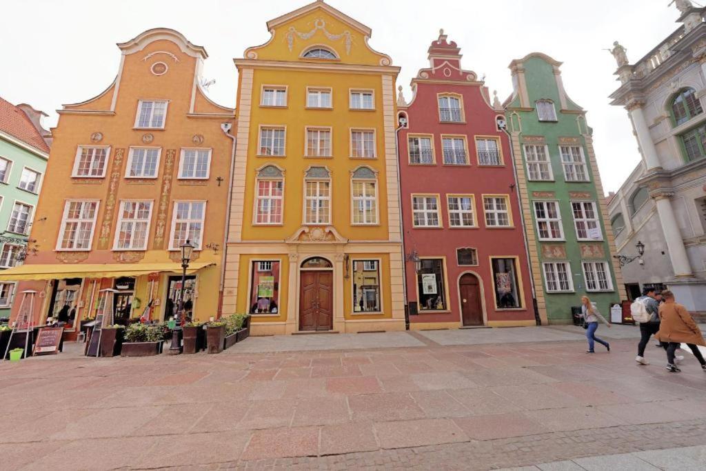 Wakcyjny Przy Ulicy Paryzntow Gdansk